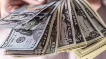 هل يستمر تراجع الدولار بعد كسر 54 جنيه؟.. آخر تحديث